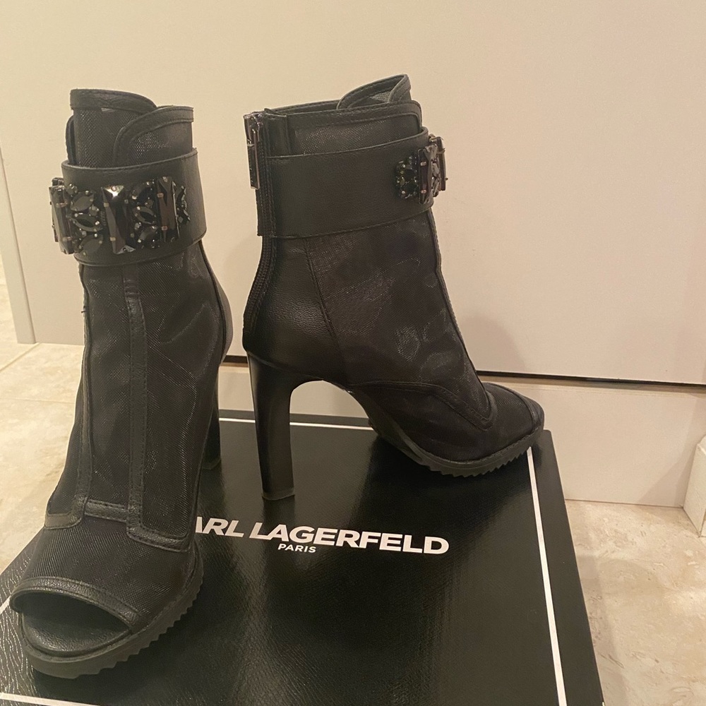 KARL LAGERFELD BLACK HEELED BOOTIES